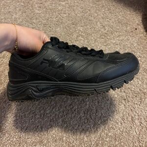 FILA Women's All Black Shoes Size 7.5 Perfect for work, casual, school or gym!